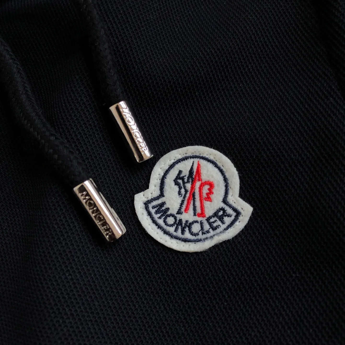 Moncler/ 2026ss New Arrival LOGO ⚠ ⚠ ⚠ Quality Same Style （ Same Style- ）400 Quality Classic ， Versatile Quality ：Black Size ：S ～2XL S： 74 114 51 M： 78 118 52 L： 82 122 53 XL： 86 126 54 XXL： 90 130 55